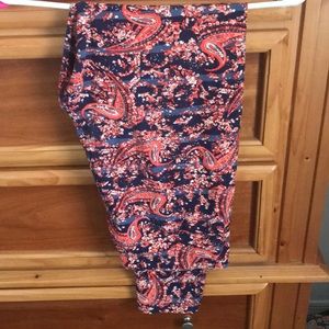 Lula Roe Tall and Curvy Leggings